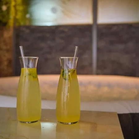 - Jacuzzi - Tvrdava Lejlighed *