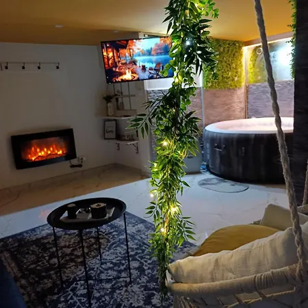 - Jacuzzi - Tvrdava Apartment