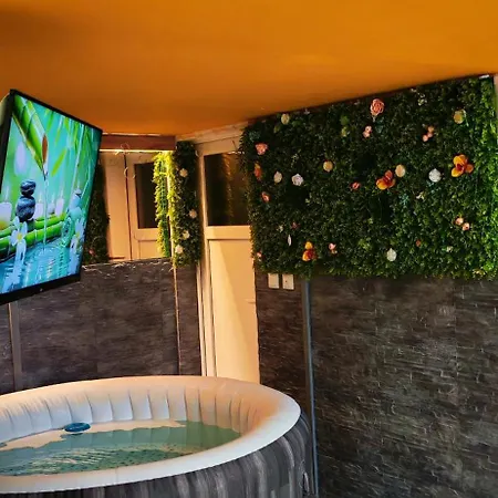 - Jacuzzi - Tvrdava