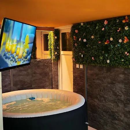 公寓 - Jacuzzi - Tvrdava *
